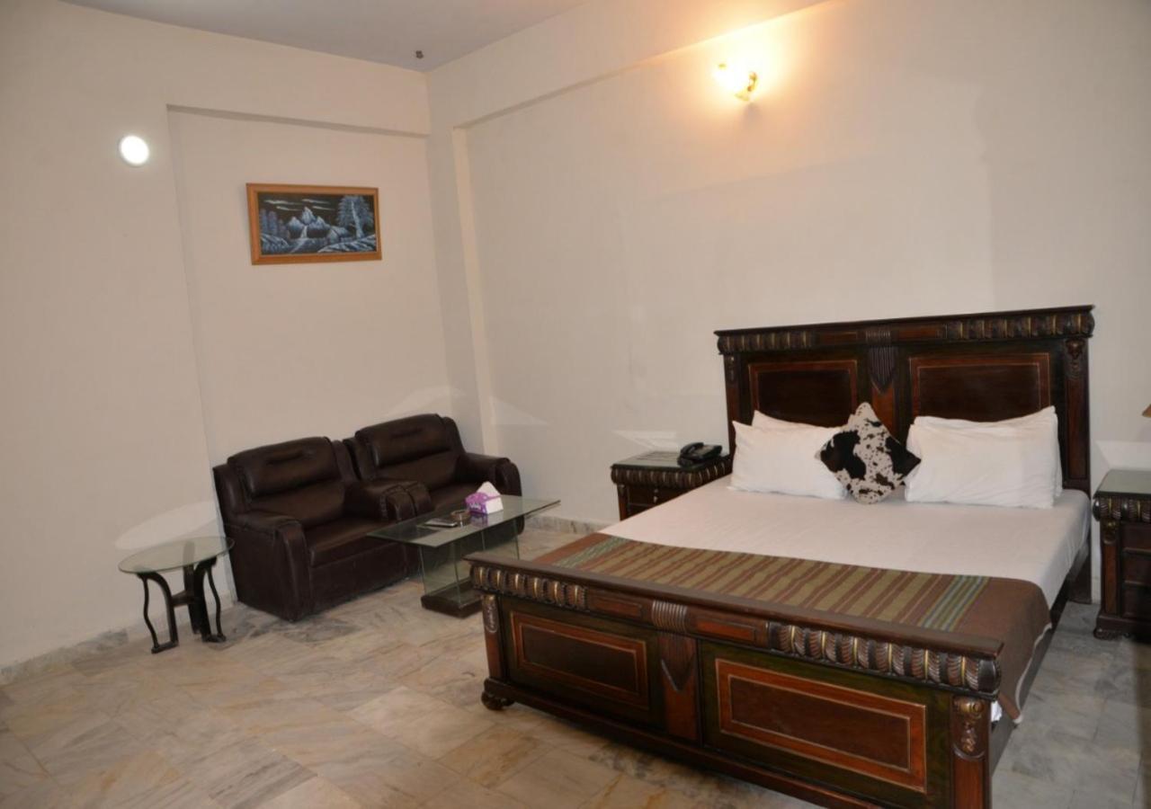 Step Inn Hotel Sukkur Exterior photo